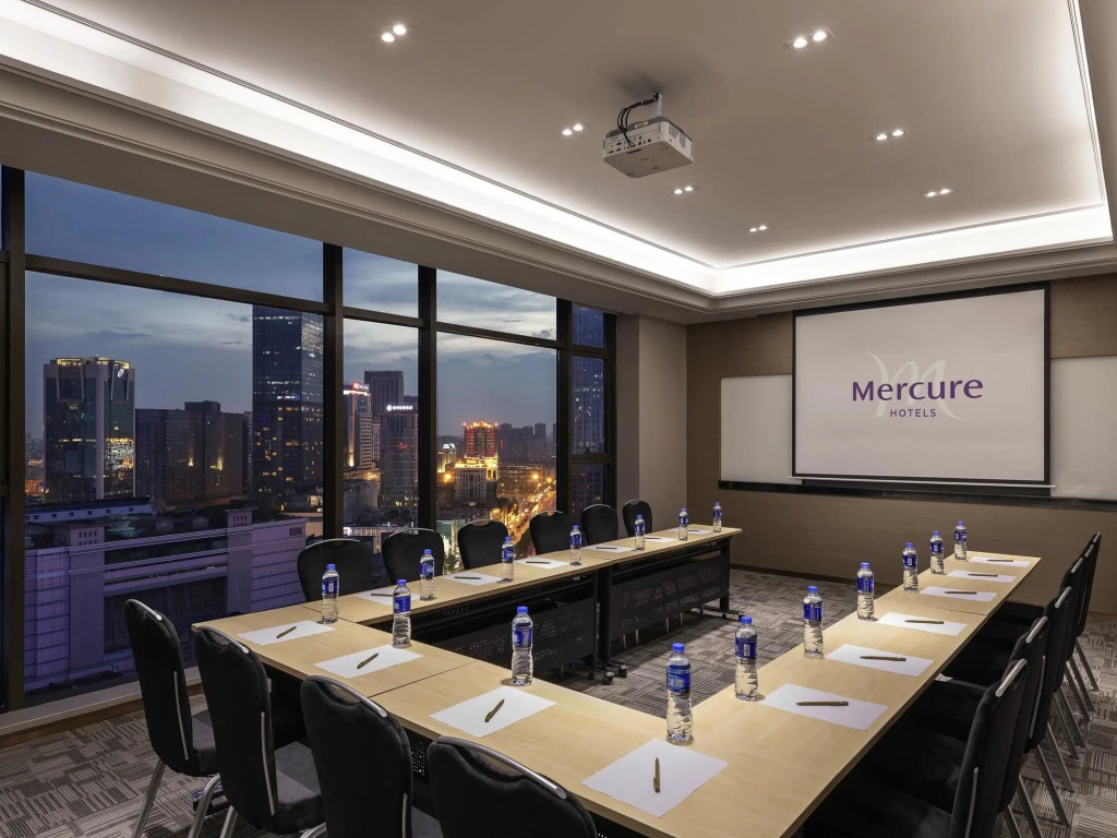 Mercure Chengdu Chunxi Taikoo Li -Walk to Pedestrian Street
