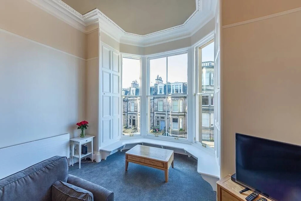 Wonderful Luxury West End Apartment