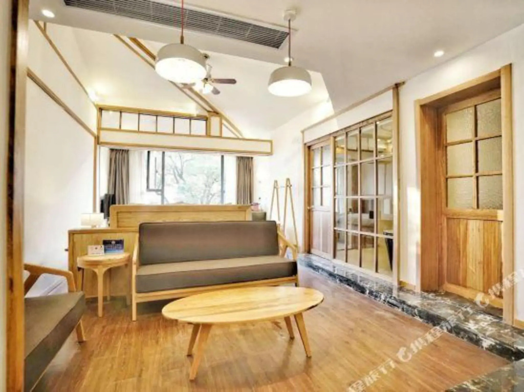 Xixia Xiaozhu Boutique Hote(Xihu Duanqiao shop)）