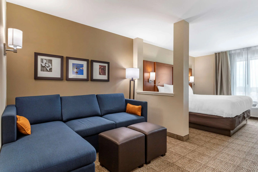 Comfort Inn & Suites Waller