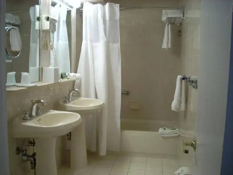 Garden Inn & Suites