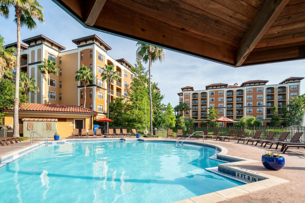Floridays Orlando Two & Three Bed Rooms Condo Resort