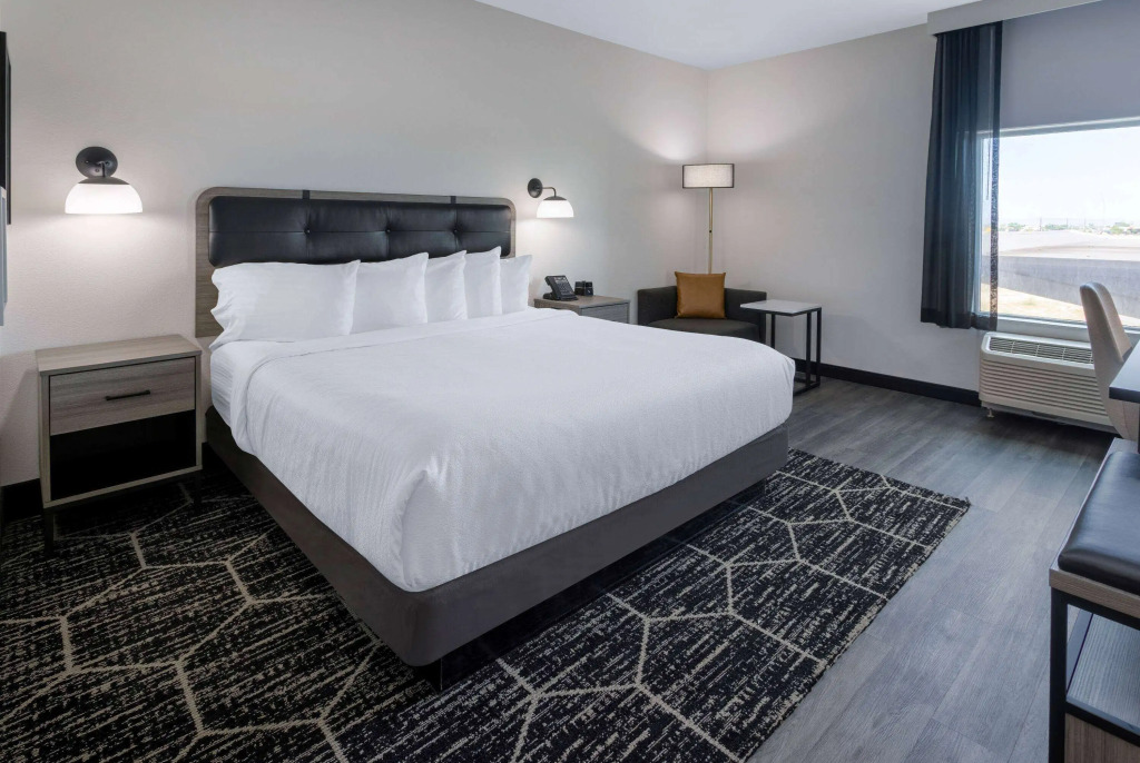 La Quinta Inn & Suites by Wyndham Maricopa Copper Sky