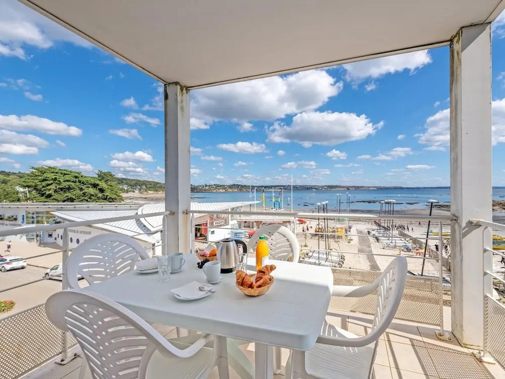 6-guest Flat Near Coastal Path