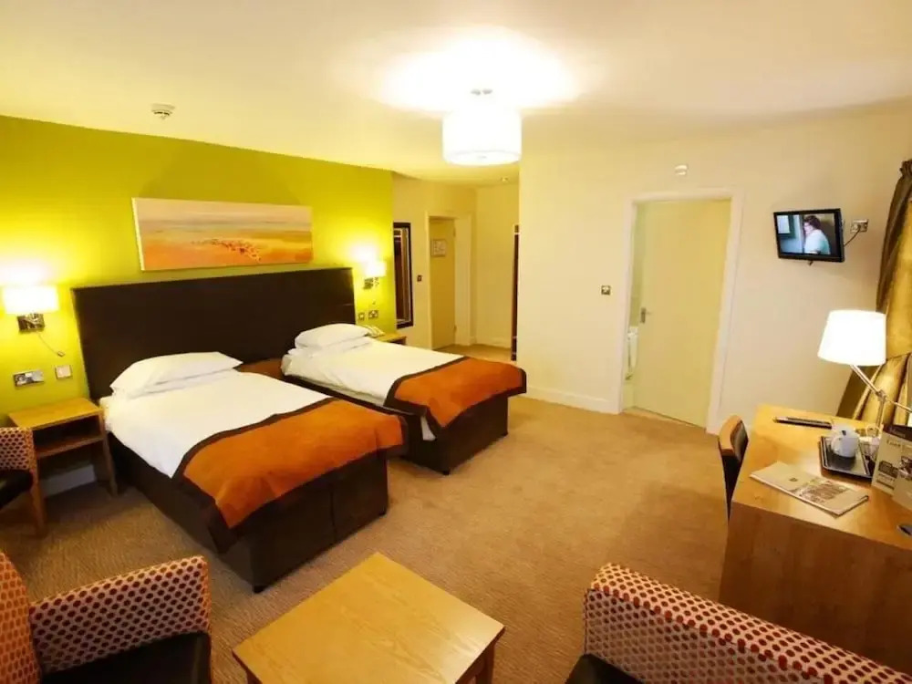 THE LORD NELSON HOTEL