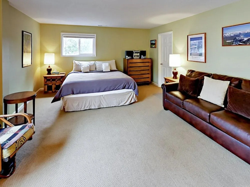 474 Capri Dr Home