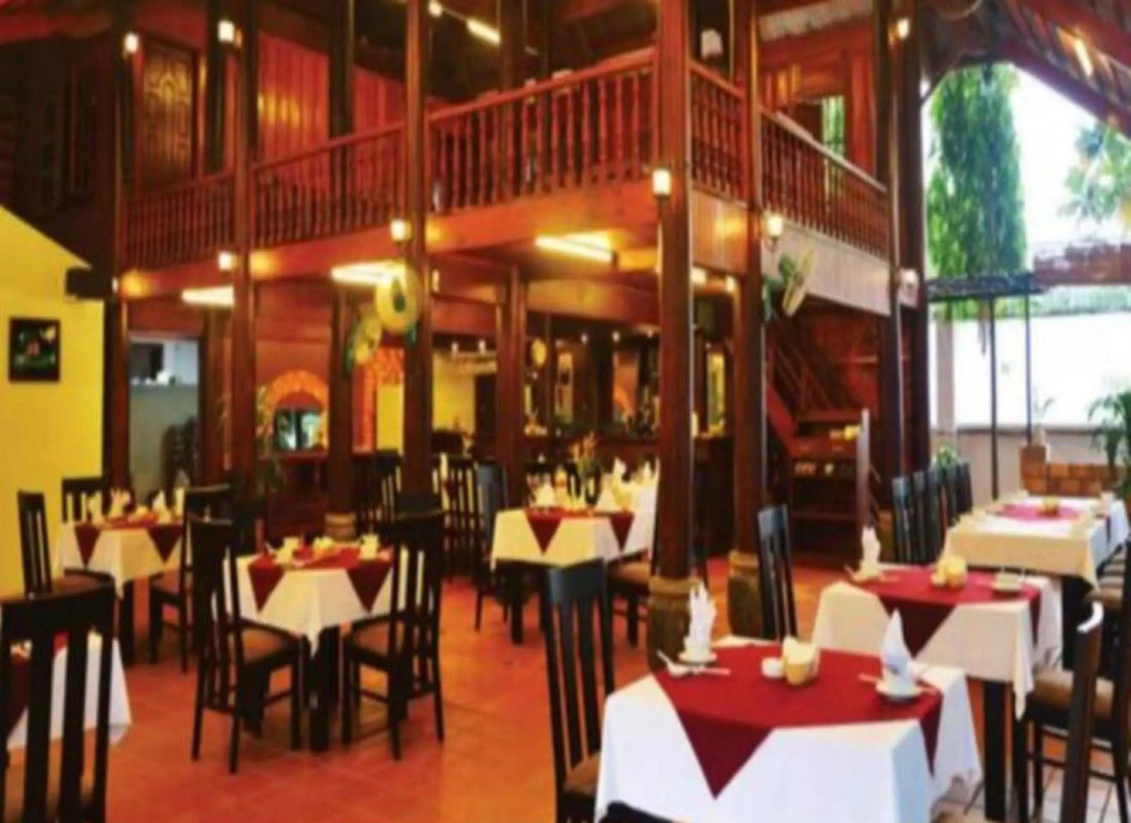Nha Viet Hotel
