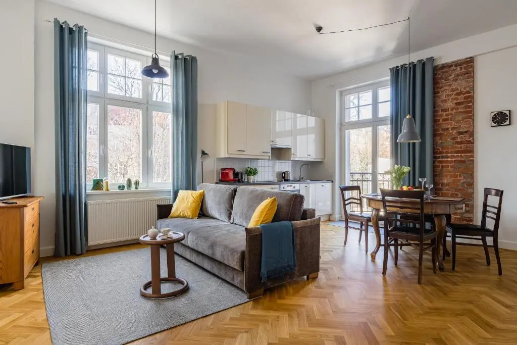 Sanhaus Apartments - CHOPINA 13 - apartamenty w centrum, 5 minut od plaży i deptaka
