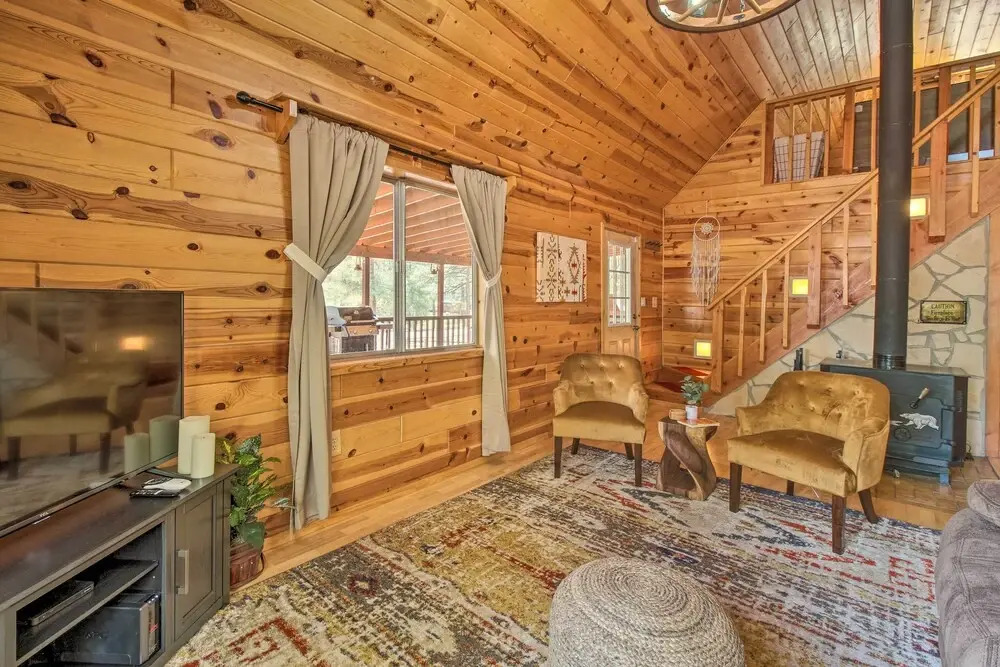 Large Deck, Grill: Pet-friendly Show Low Retreat!