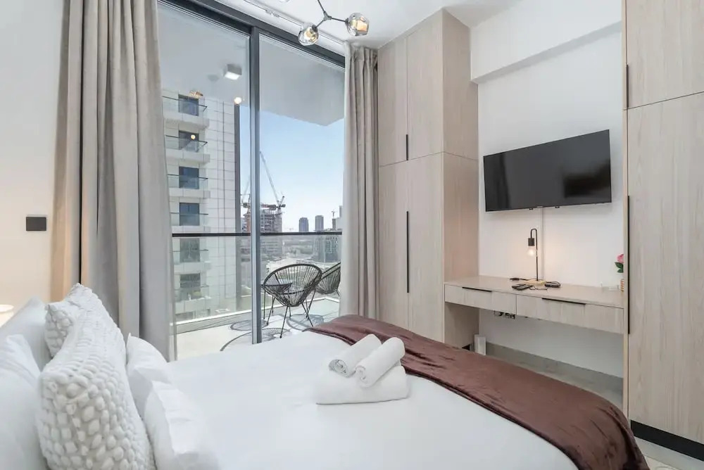 Outstanding Studio in Empire Residence JVC