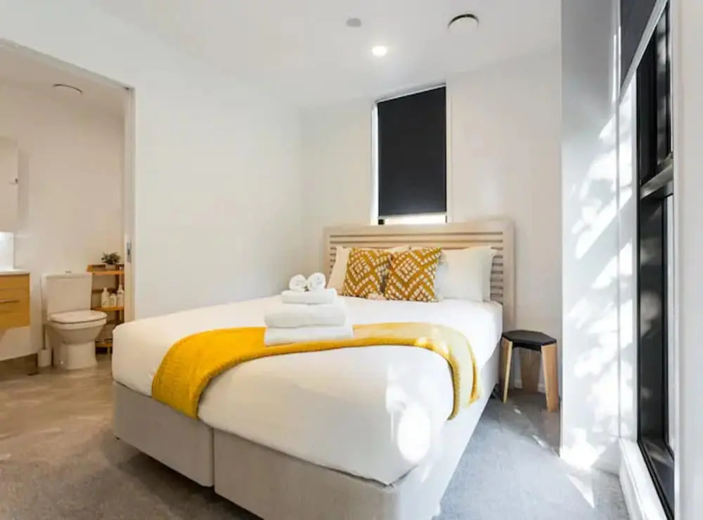 Auckland City Charm - 2BR Haven by Zodiak Stays