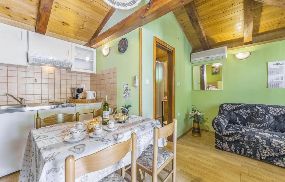 Awesome Home In Kanfanar With Wifi