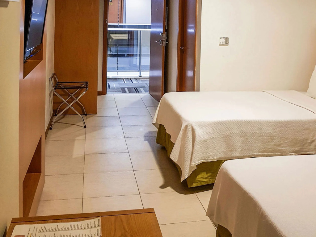 Naoum Hotel