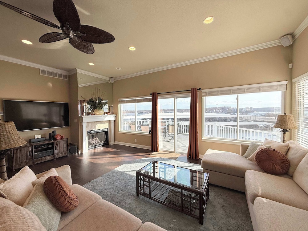 Malibu Sunrise Lakefront Oasis