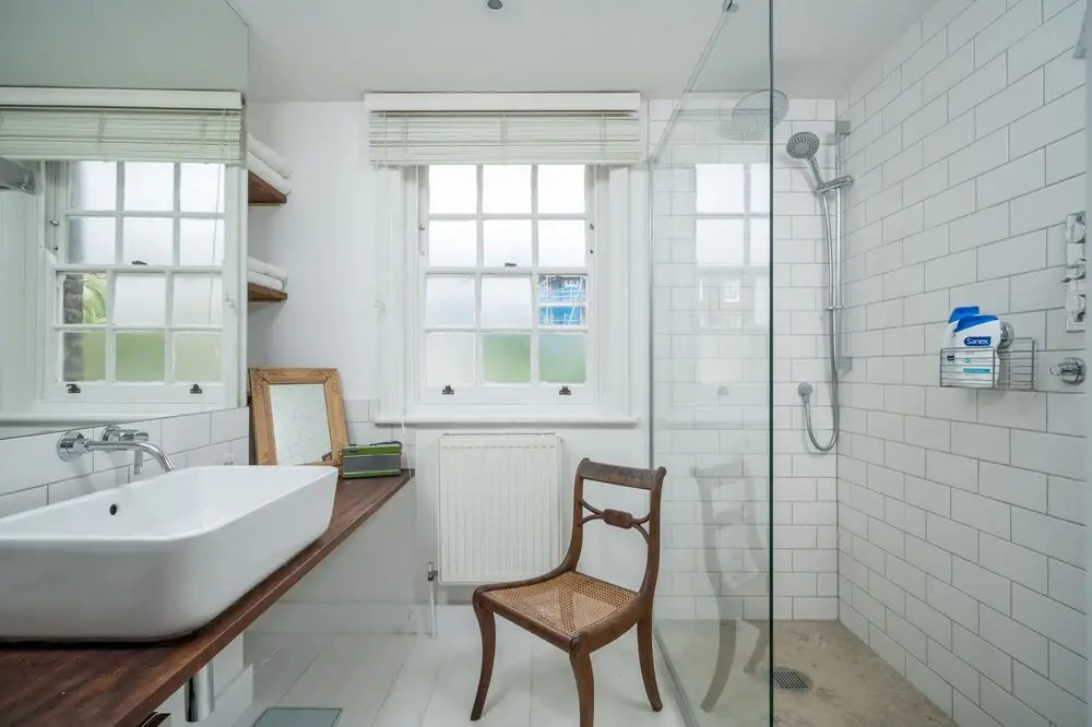 JOIVY Contemporary 2-Bed House W/ Private Garden