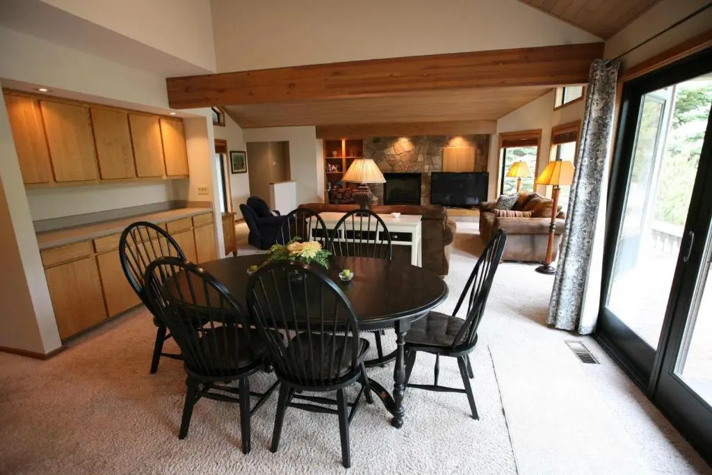 10 Tan Oak-AC-Hot Tub-3BR/3BA