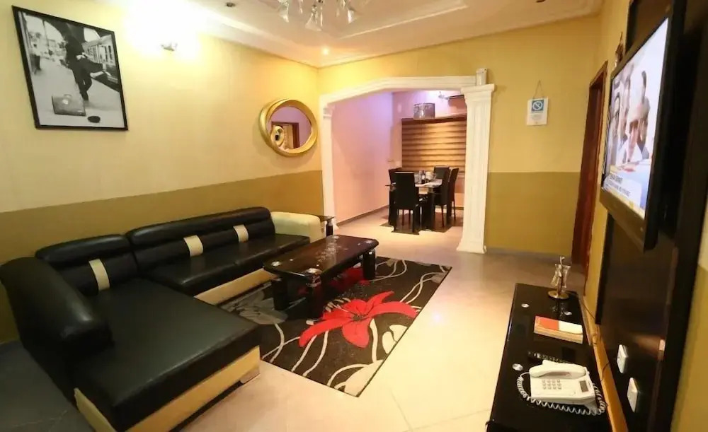 Cares Luxury Suites