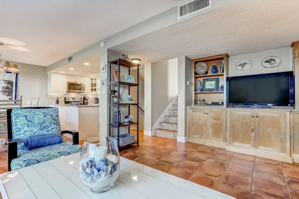 Pet Friendly 2 Bedroom Villa with Pool - Captains Court