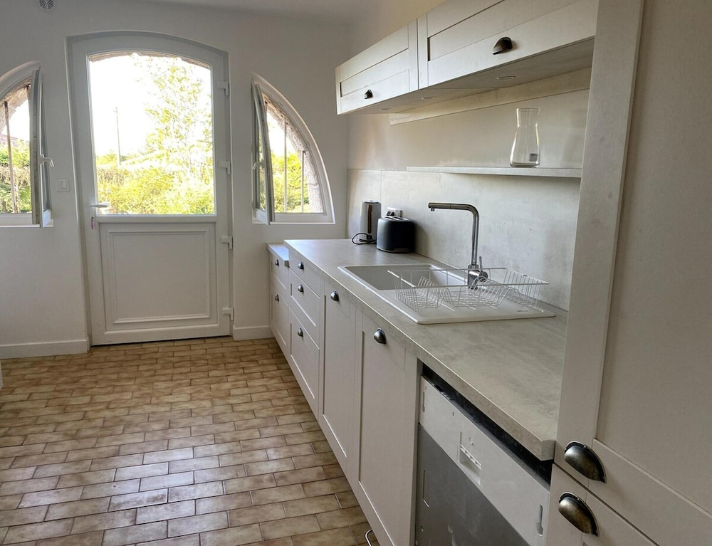 Magnificent Family Villa Near the Ceze River