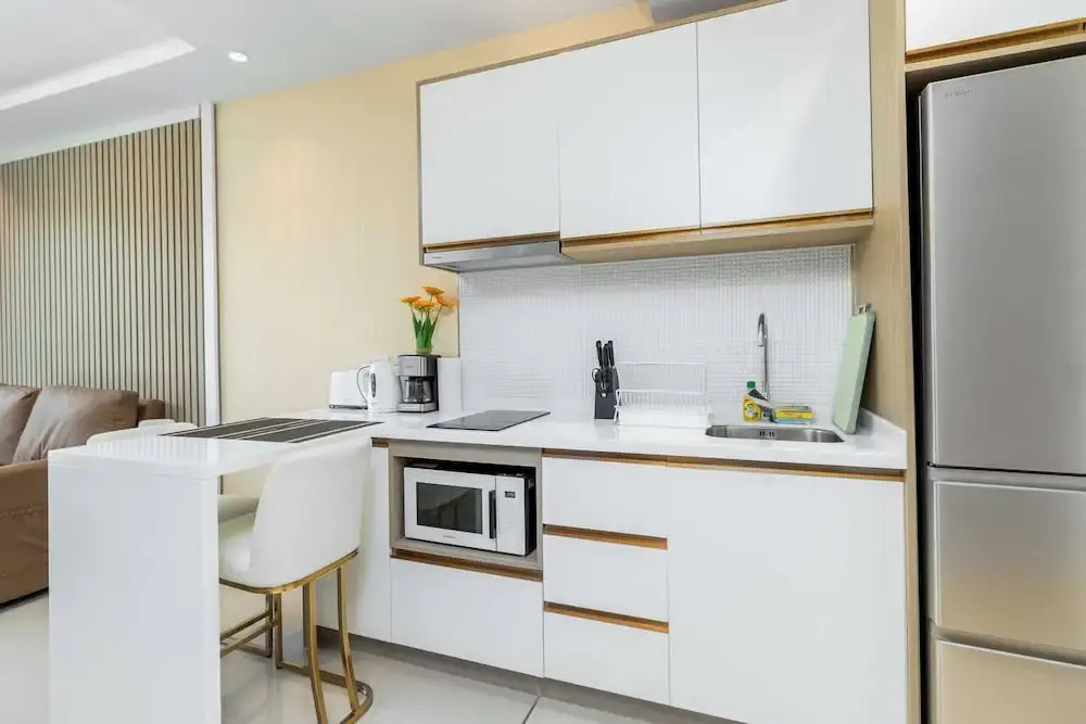 City1BR Condo Pool Gym C261