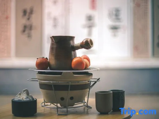 Bu'er Folk Youth Hostel (Yanji Yanbian University West Market Store)