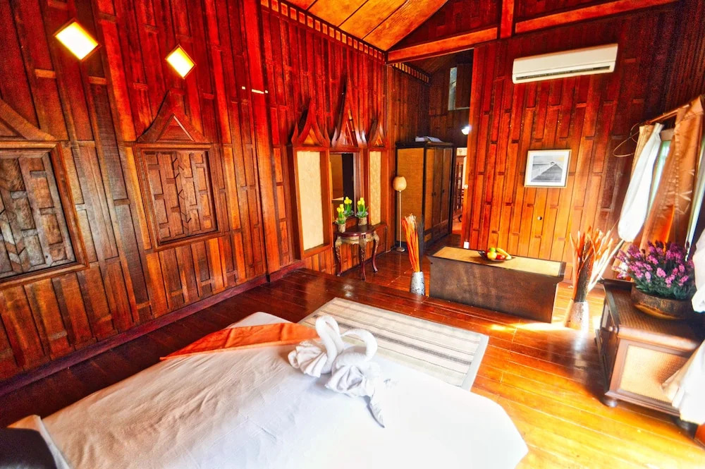 ROMANTIC Pool Villa - 6 Bedroom - Private Pool & Absolute Privacy - Perfect for Groups