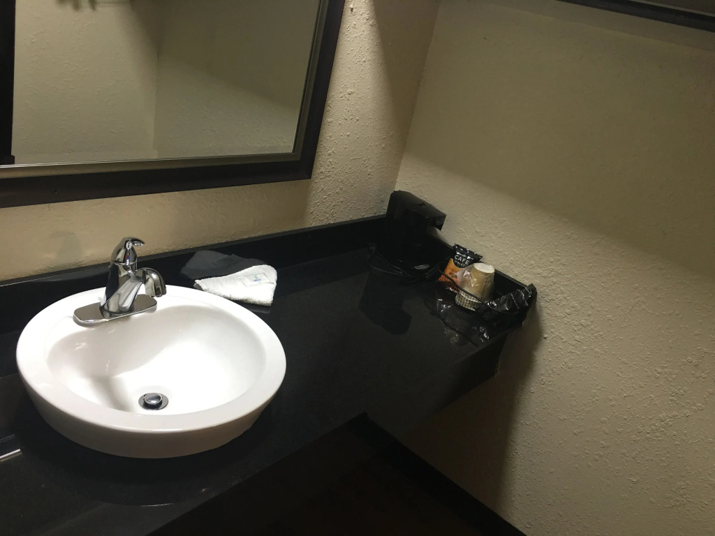 America's Best Inn - Troy
