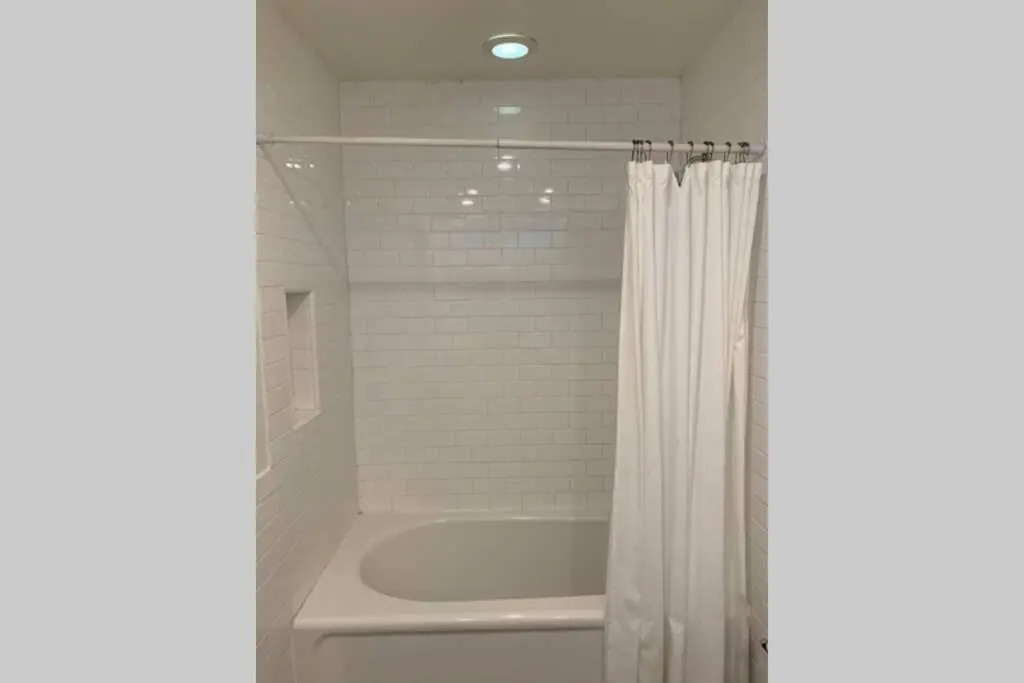 City Center Villa - Pool, Patio & Close To Beach!