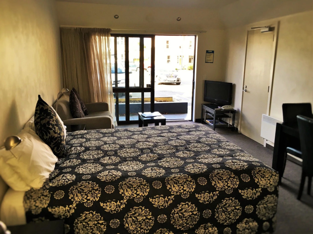 Cable Court Motel