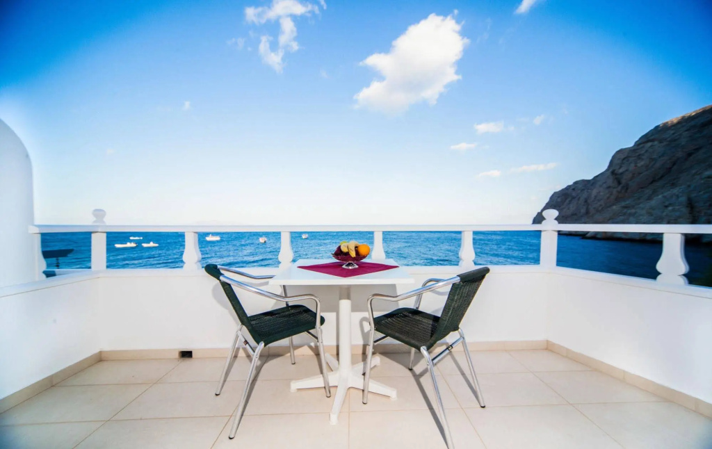 Irinis Rooms Fteouras