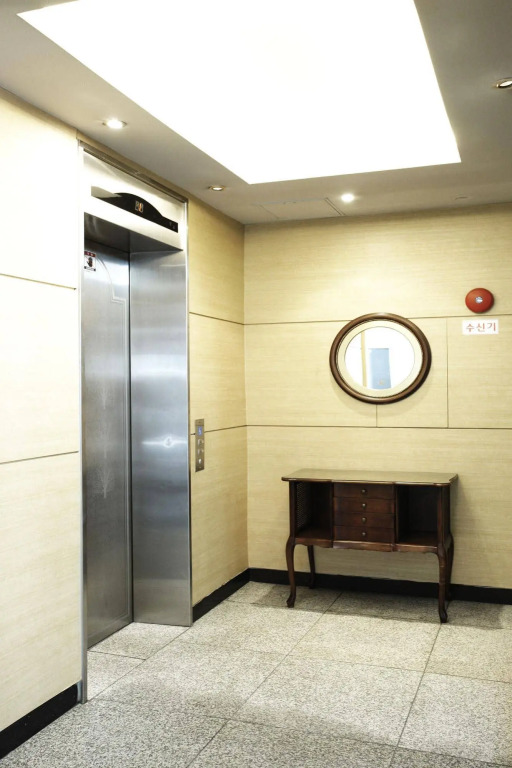 M.BIZ Hotel