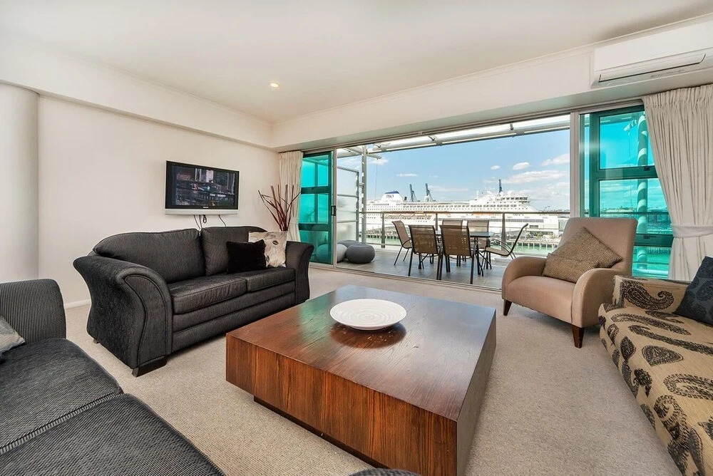 QV Absolute Waterfront with Carpark (481)