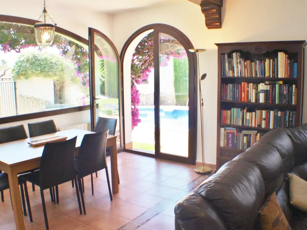Captivating Villa in El Vendrell With Swimming Pool