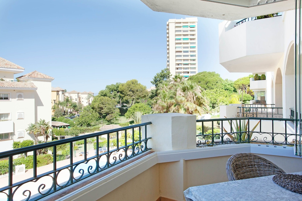 Luxury beach apartment Elviria, Marbella