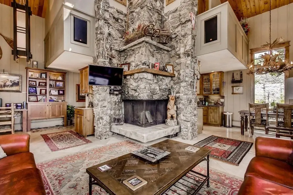 Epic Lake And Mountain Views From This Private Home! 6 Bedroom Home by RedAwning
