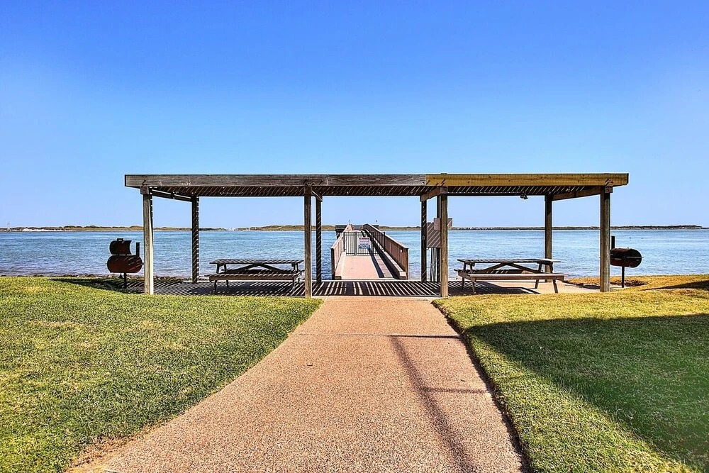 Channelview 117 1 Bedroom Condo by Redawning