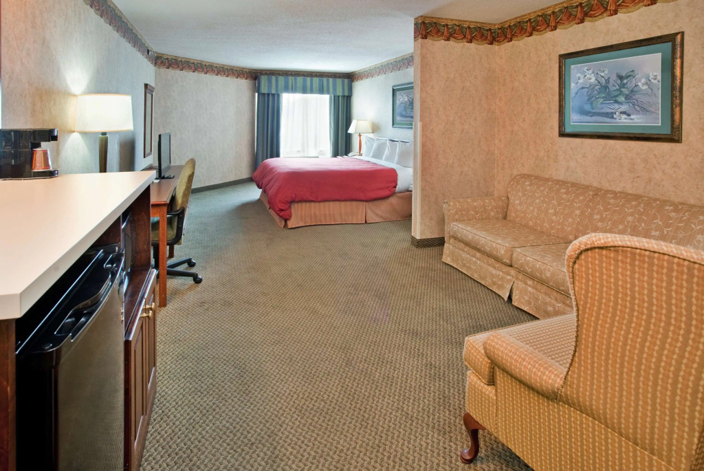 Country Inn & Suites Somerset