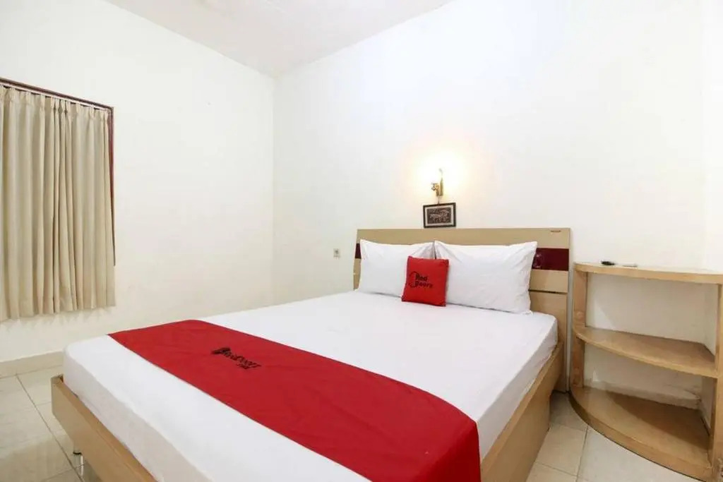 RedDoorz at Hotel Raditia Graha Yogyakarta