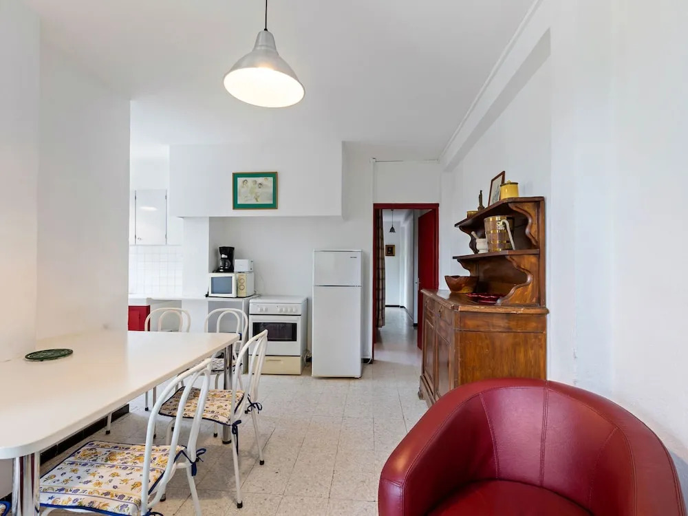 Beautiful Apartment in Mèze with Swimming Pool