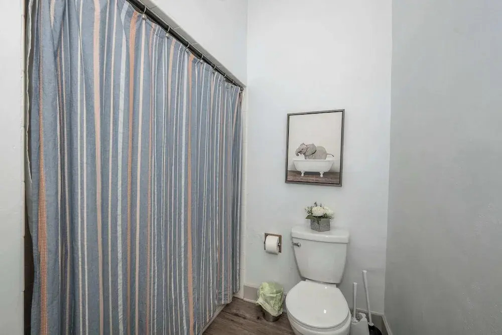 Historic Gem Russell Suite 2