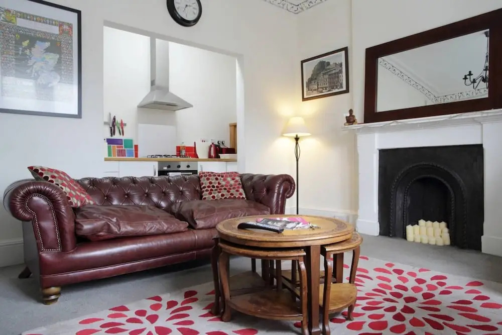 2 Bedroom Flat Near Edinburgh Castle Sleeps 5