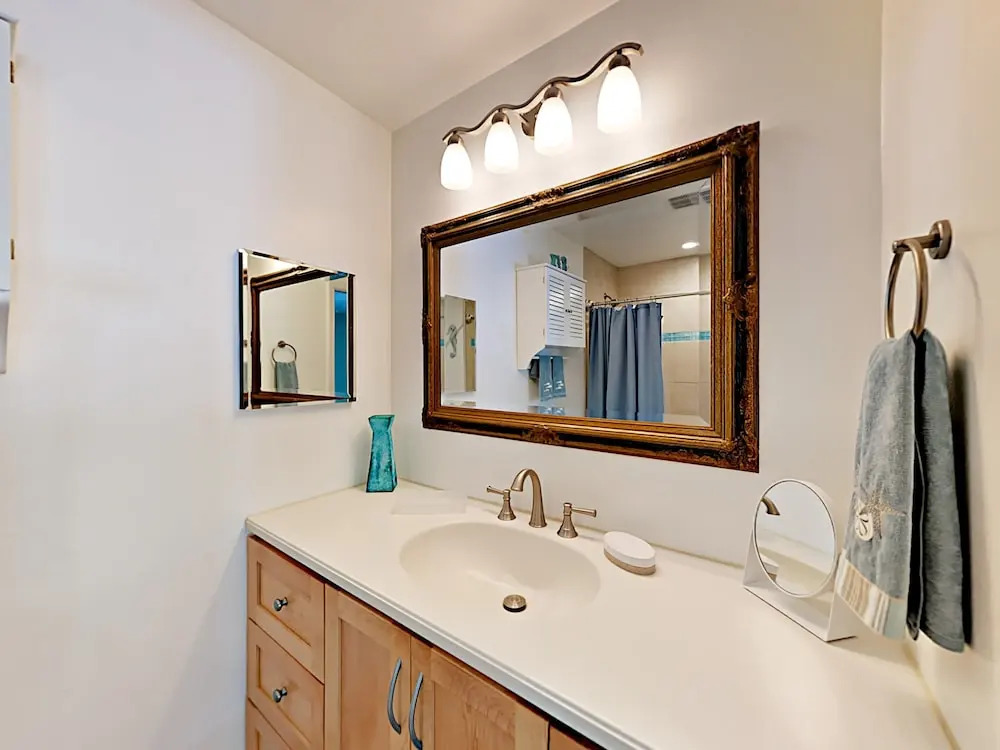 2123 Temple St Home 3 Bedrooms 2 Bathrooms Home