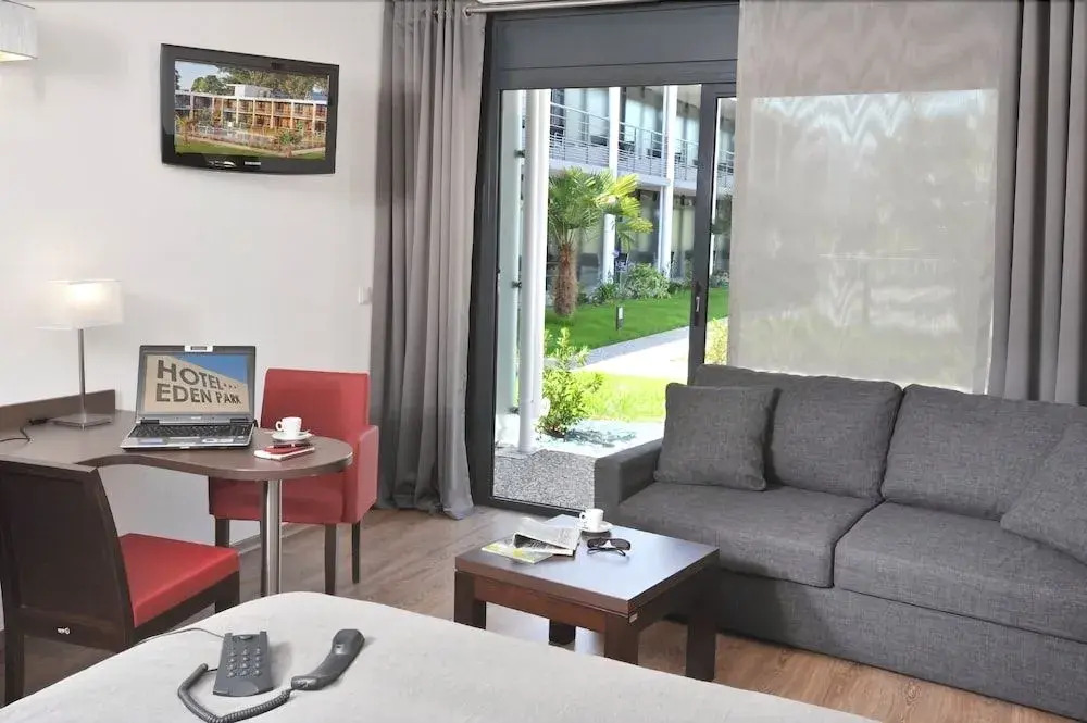 Hotel Eden Park Pau Est, avec Piscine