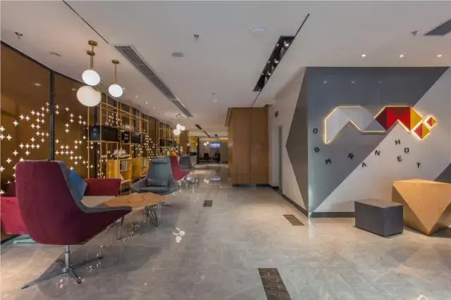 Borrman Hotel Wuhan Zhongnan Metro Station