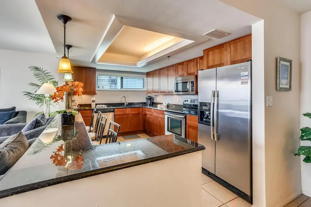 Trillium 1C Beach Front Condo With Private Balcony/updated/pool