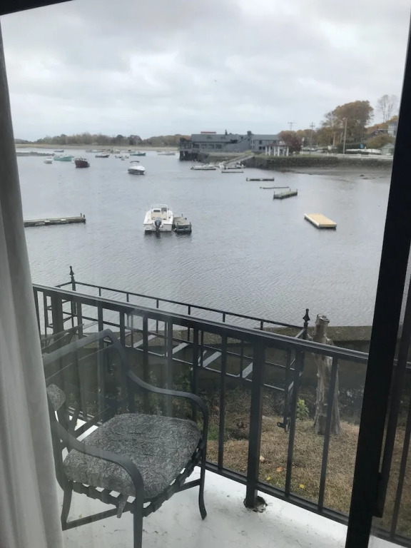 Cohasset Harbor Resort