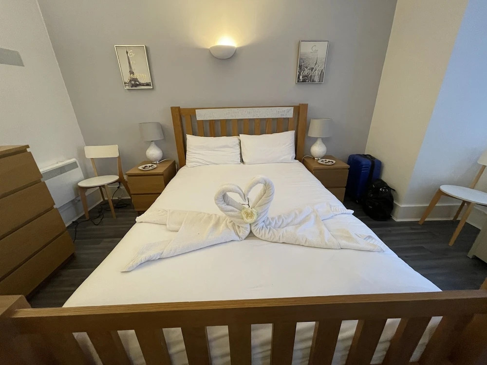 Bournemouth Holiday Let With Hot Tub & Sauna