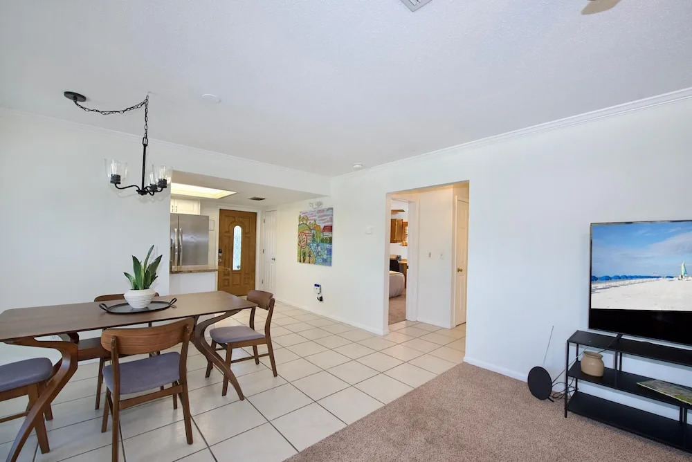 Beach Bungalow 2