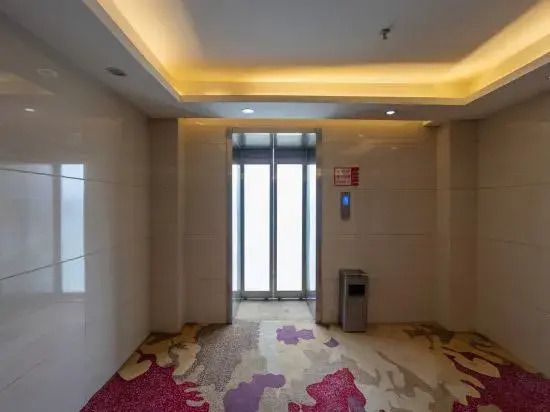 A Family Fashion Hotel (Urumqi Xuzigou Branch)