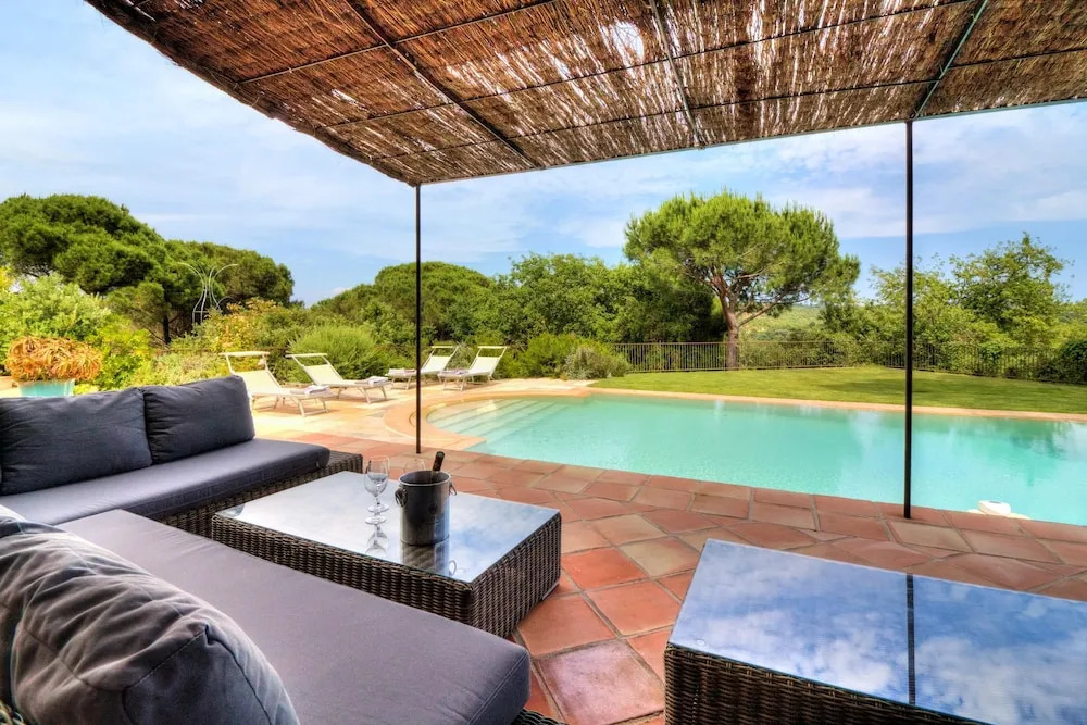 Villa With 6 Bedrooms in Gassin, With Wonderful sea View, Private Pool, Enclosed Garden